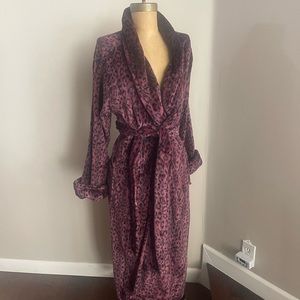 Natori cheetah print cozy robe New without tag